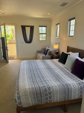 Room - A gorgeous private 3800 square foot oasis on 1/3 acre. 30 day minimum required. (Palm Springs)