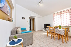 TV - Apartment 2432/207882 (Istria - Fažana), 300m from the beach (Fažana)