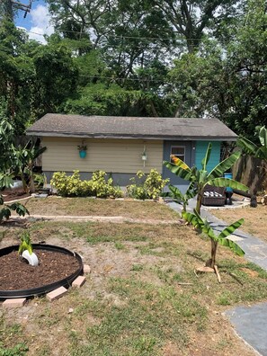 Property grounds - Cozy 1-bedroom studio tiny home experience (Orlando)