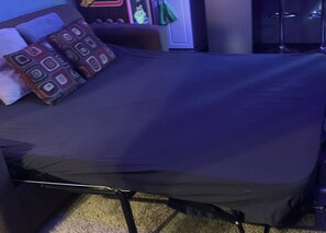 1 bedroom, iron/ironing board, WiFi, bed sheets - Cozy 1-bedroom studio tiny home experience (Orlando)