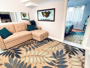 Living area - Private, quiet, central garden level suite (Denver)
