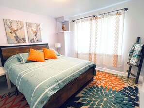 Room - Private, quiet, central garden level suite (Denver)