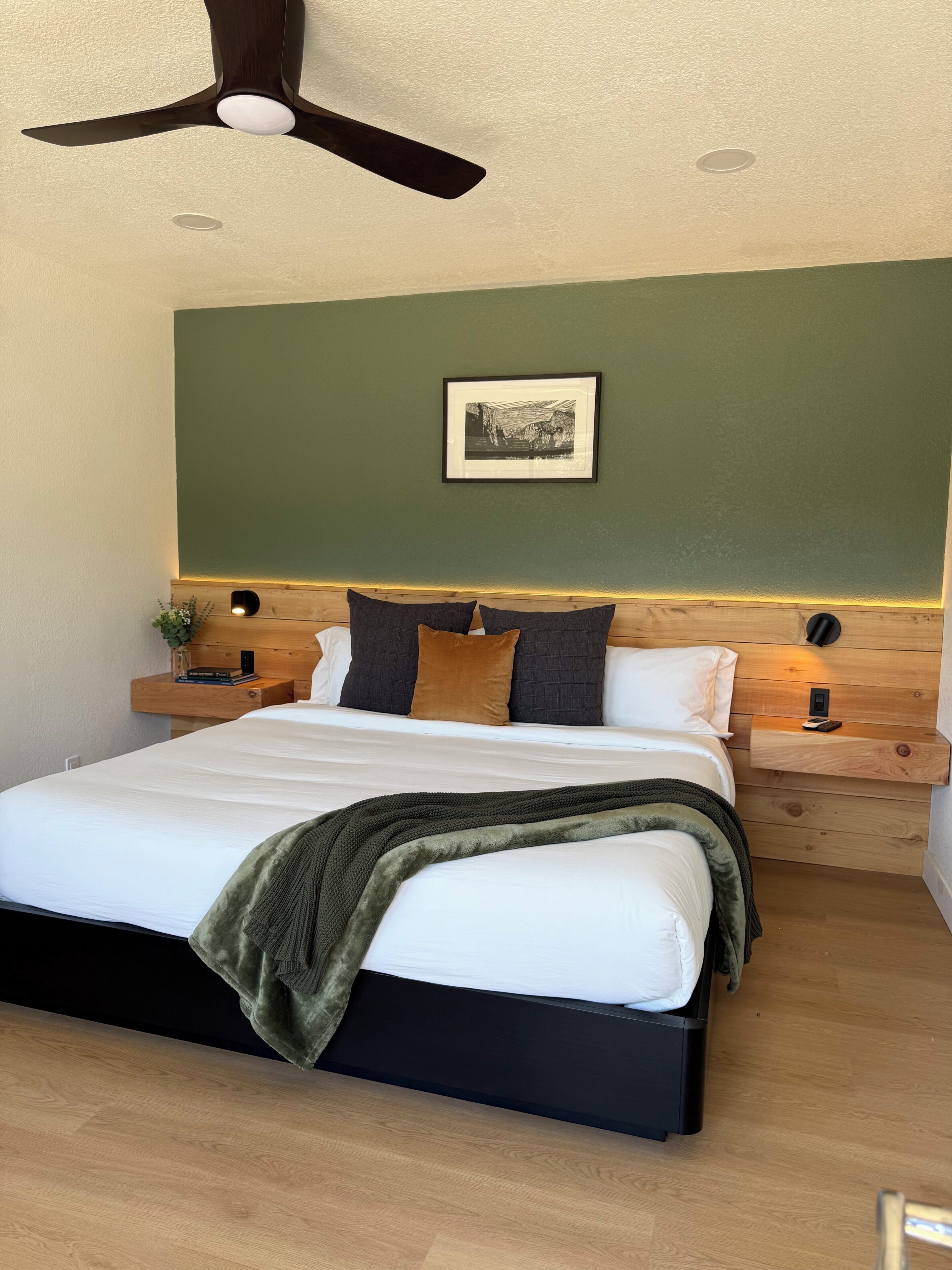 Room (#2) | Desk, laptop workspace, free WiFi, bed sheets