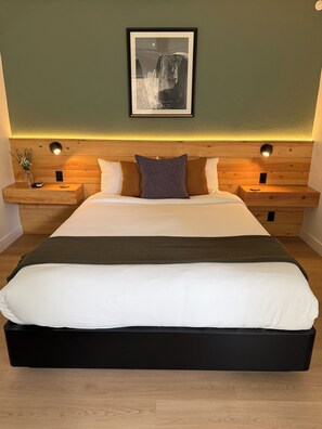 Room (#4) | Desk, laptop workspace, free WiFi, bed sheets - Granite Ridge (Oakhurst)