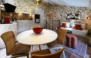 Interior - Gorgeous home in Cessenon-Sur-Orb with WiFi (Cessenon-Sur-Orb)