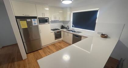Unit 11, 2 Casuarina Crescent