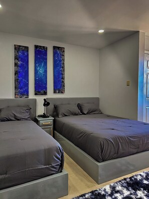 4 chambres, fer et planche à repasser, accès à Internet, literie fournie