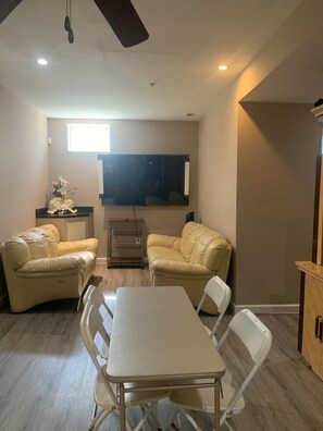 Interior - Cozy 2-basement bedroom and 1 bath with exterior entrance (Lanham)
