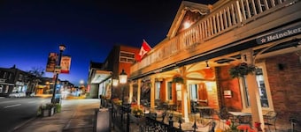 Charming Streetsville 2BR Suite-Parking & Laundry