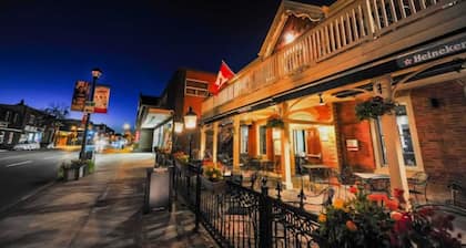 Charming Streetsville 2BR Suite-Parking & Laundry