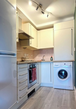 Fridge, stovetop, dishwasher, toaster