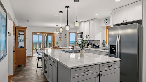 Stone Ridge by Avantstay Panoramic Views + Stargazing Firepit Game Room + Chef's Kitchen Near Hickory Run & Ski Resorts