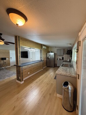 Private kitchen - Lakefront 3BR/2BATH with Private Dock on 3/4 Acre in terrific Nocona with AC (Nocona)