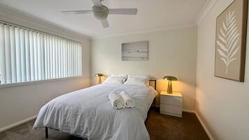 Iron/ironing board, free WiFi, bed sheets