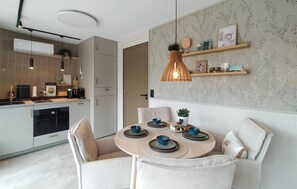 Dining - Lovely home in Hoogersmilde with swimming pool (Hoogersmilde)