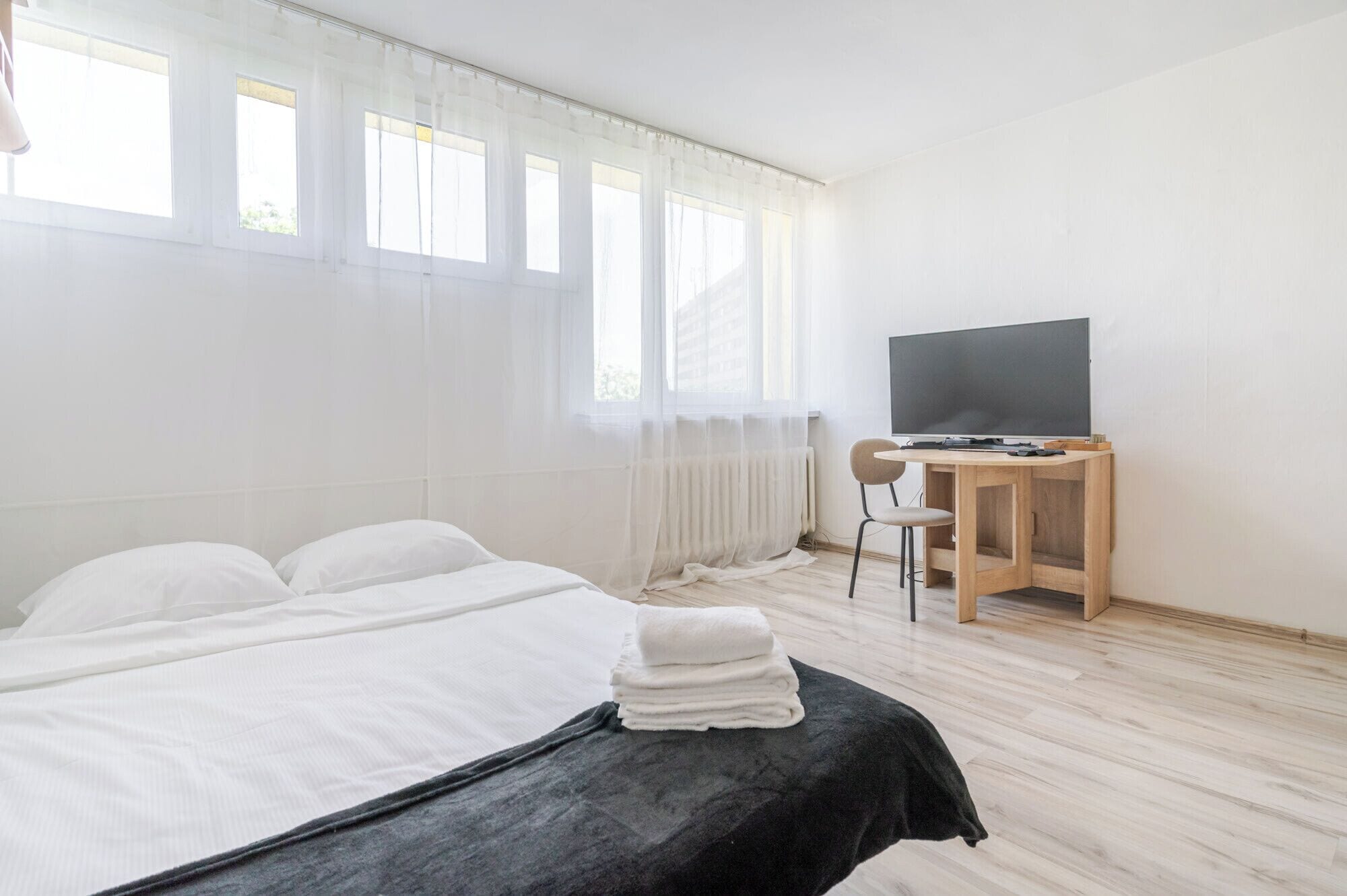 Strykjärn/strykbräda, wi-fi och sängkläder