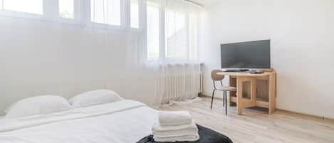 1 bedroom, iron/ironing board, WiFi, bed sheets