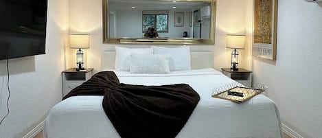 Desk, iron/ironing board, WiFi, bed sheets