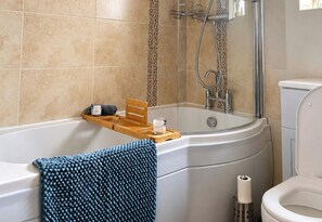 Hair dryer, towels - 3-Bed House Sleeps 7, Parking & Garden, Pets Ok (Lytham St. Annes)