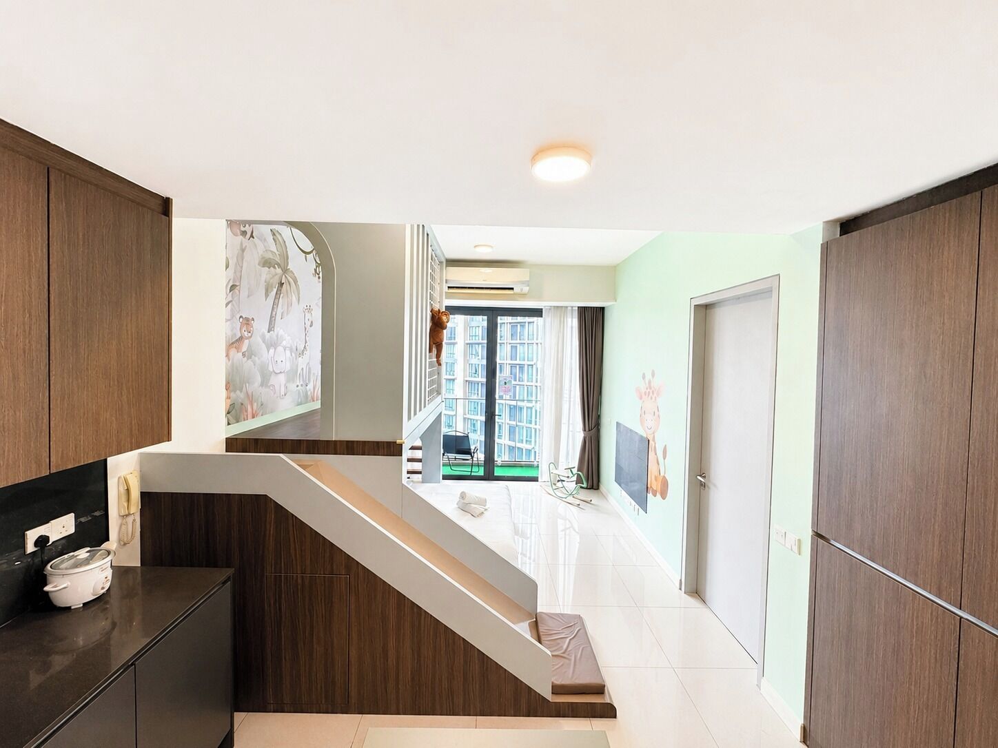 Family Apartment, Balcony, Park View | Ruang tamu