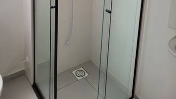 Bidet, toilet paper