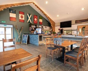 Dining - The Base Camp Hotel (Fort William)