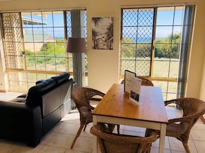 Maison, 3 chambres, vue partielle sur la mer (Apartment 2, Preston Beach) | Intérieur