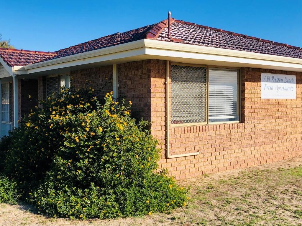 Apartment 1, Preston Beach, 3 Bedrooms Partial Sea View | Exterior