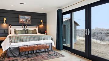 1 Schlafzimmer, Schreibtisch, Bügeleisen/Bügelbrett, Reisekinderbett