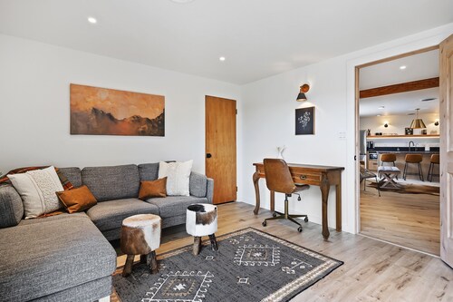 Rock Creek Canyon | 1BR, Hot Tub, Sauna, Fire Pit