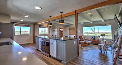 Rock Creek Canyon | 2BR, Hot Tub, Fire Pit, Views