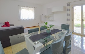 Dining - Pet friendly home in Roccelletta di Borgia (Roccelletta di Borgia)
