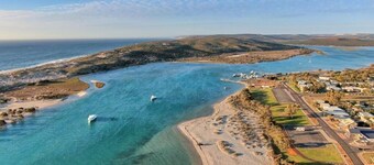 Apiwa Pelican Beach Front Apartments Kalbarri  