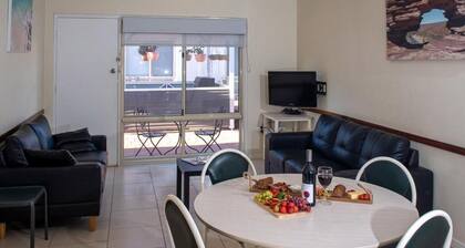 Apiwa Pelican Beach Front Apartments Kalbarri