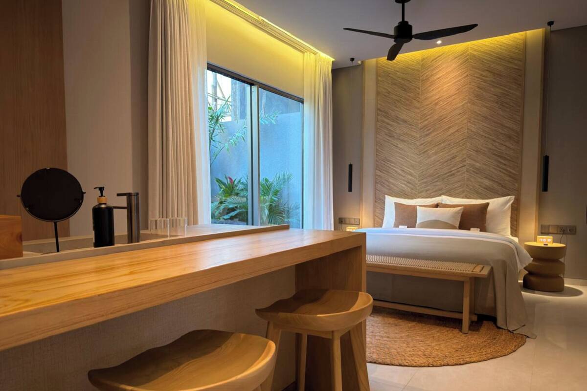 Luxury Villa, 2 Bedrooms, Private Pool | Peralatan tempat tidur hipoalergenik, bar mini 