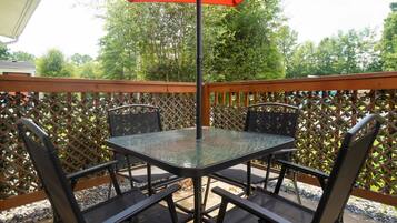 Apartment | Outdoor dining