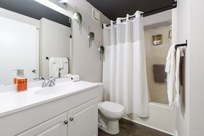 Apartment | Bathroom