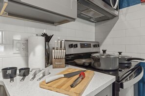 Apartment | Private kitchen - Apex Executive Apartments - Saint Mary (Columbus)