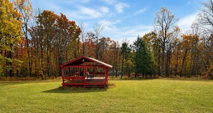 Private 17-Acre Family & Group Retreat in the Woods