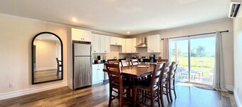 Tradewind Haven II - 5Bed Townhouse Near Newport!