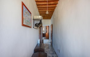 Interni