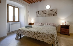 1 bedroom, travel cot, free WiFi - Gorgeous apartment in Monterotondo Marittimo (Monterotondo Marittimo)