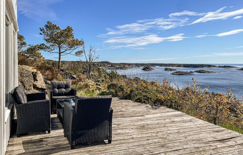 Nice home in Kolbjørnsvik with house sea view