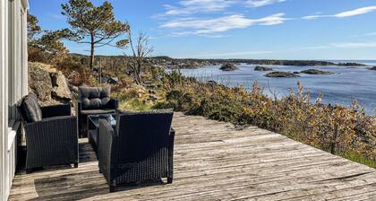 Nice home in Kolbjørnsvik with house sea view