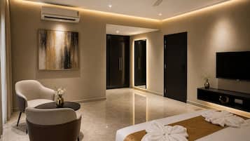 Deluxe Double Room, Courtyard View | In-room safe, free WiFi, wheelchair access