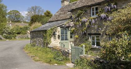 Beautifully presented holiday retreat with wood burner - The Digs