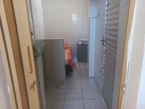 Interior - 20 minutes from the center of Salvador. Room for travelers with private bathroom. (Salvador)