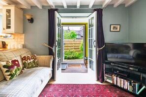 TV - Clover Cottage -  Ambleside Town Centre with Parking (Ambleside)