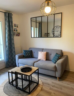 Living area - Seaside apartment (Saint-Nic)