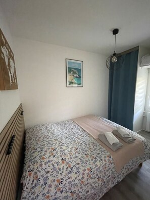 Room - Vrbo Property (Saint-Nic)